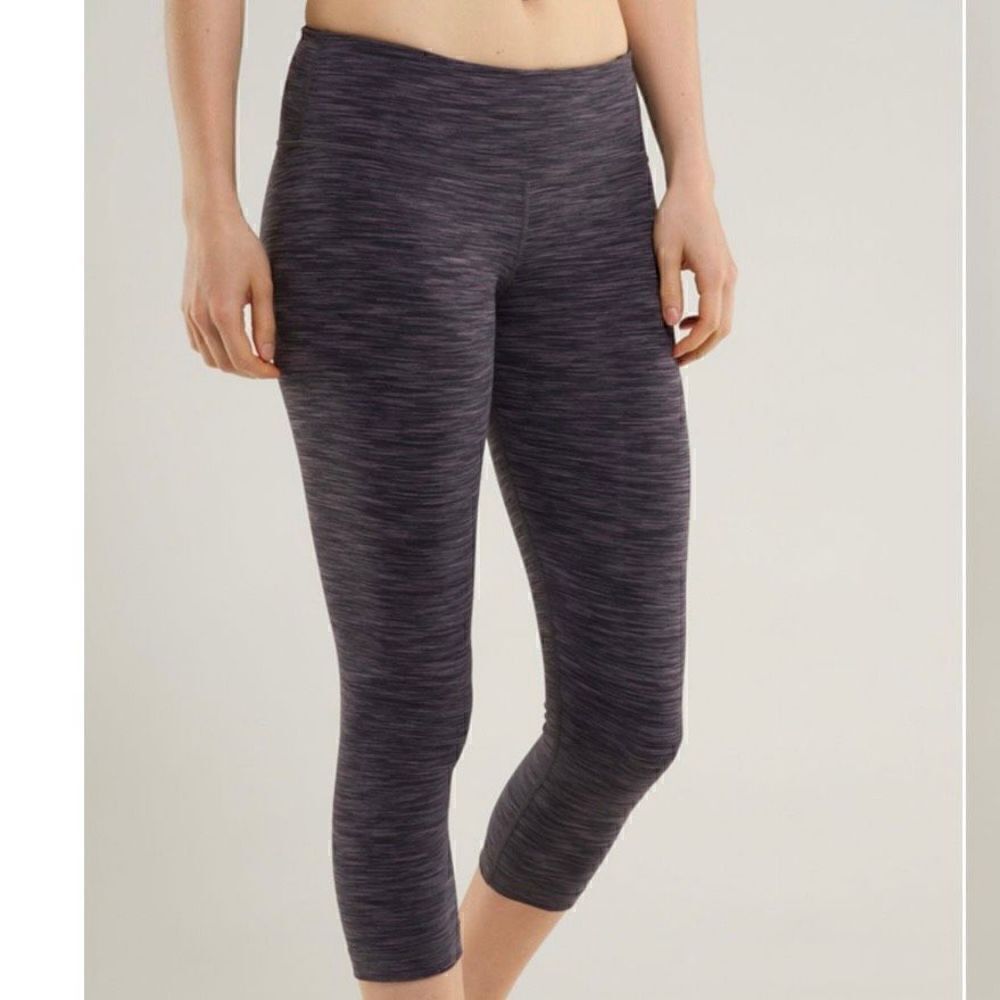 Lululemon Wunder Under Crop - Picture 1 of 7